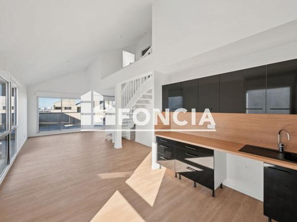 Location Appartement 4 pièces 99 m² - 194 / 196 RUE DES QUEYRIES Bordeaux 33100