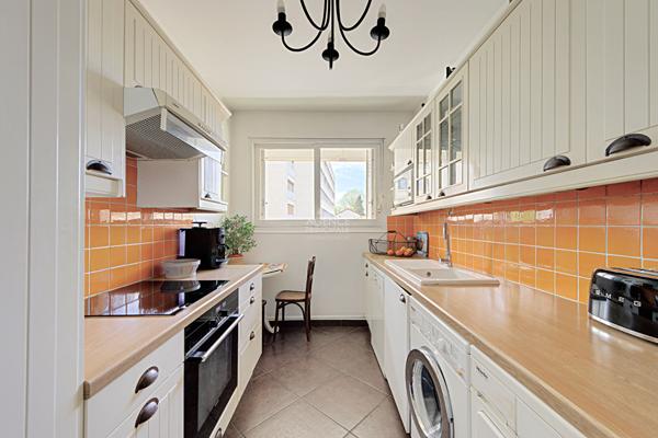 Appartement 3 pièce(s) 73 m2 €475 000 ** - Référence 17839