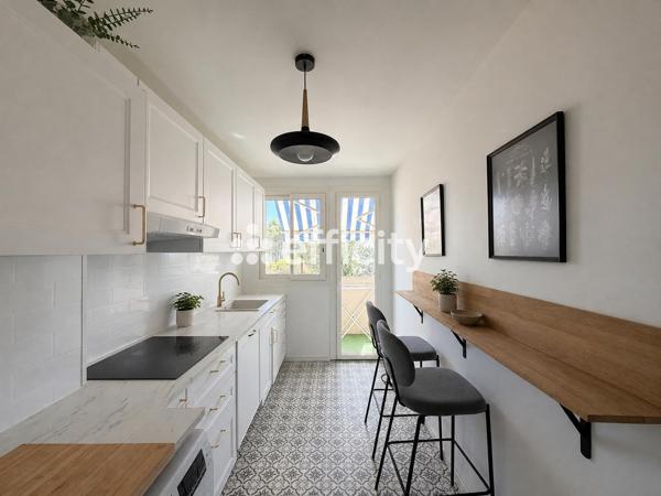 Appartement
         4 pièces
        - 70 m² 260 000 € *