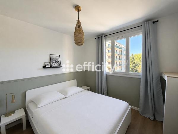 Appartement
         4 pièces
        - 70 m² 260 000 € *