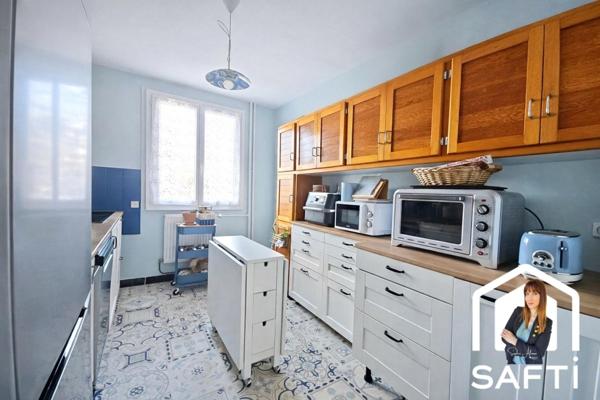 Appartement T3 lumineux avec balcon – 74 m² – Parking privé