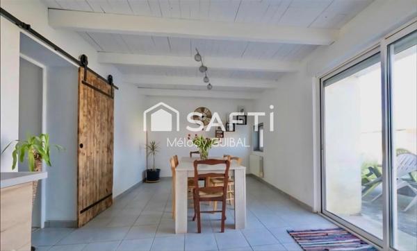 À Nieulle sur Seudre, maison d'environ 106 m2, 4 chambres, jardin clos + terrain constructible.