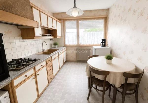 Vente                                                      Appartement
                        
                     3 pièces                      90 m2                     à Colmar