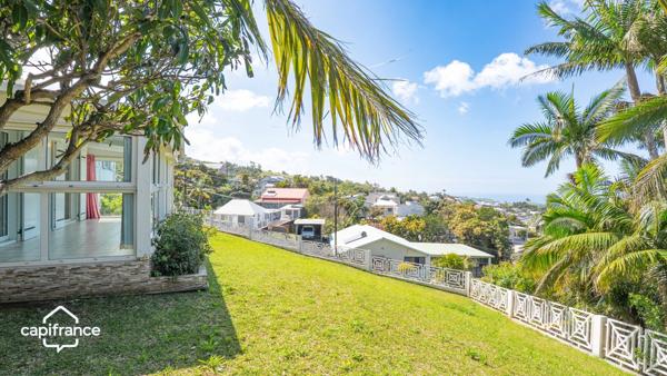 EXCLUSIVITÉ – Maison F4 avec superbe vue, grand terrain arboré à Petite-Île (La Réunion)