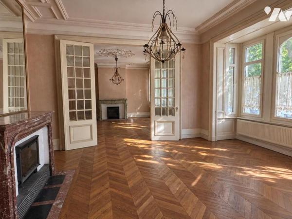 CALAIS - APPARTEMENT T4 DE CARACTERE avec TERRASSE PRIVATIVE de 50 m²