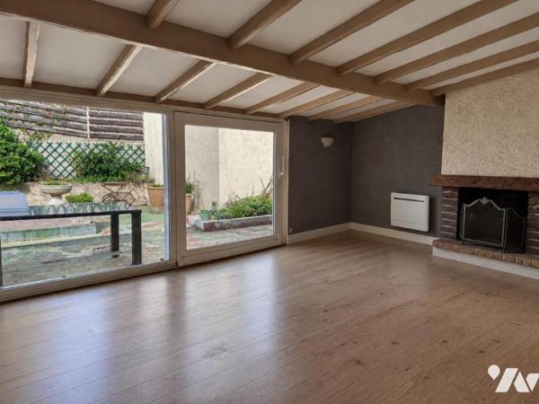 CALAIS - APPARTEMENT T4 DE CARACTERE avec TERRASSE PRIVATIVE de 50 m²