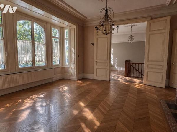 CALAIS - APPARTEMENT T4 DE CARACTERE avec TERRASSE PRIVATIVE de 50 m²