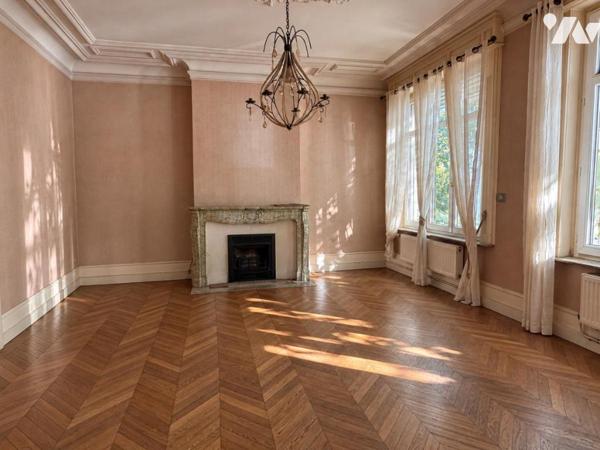 CALAIS - APPARTEMENT T4 DE CARACTERE avec TERRASSE PRIVATIVE de 50 m²