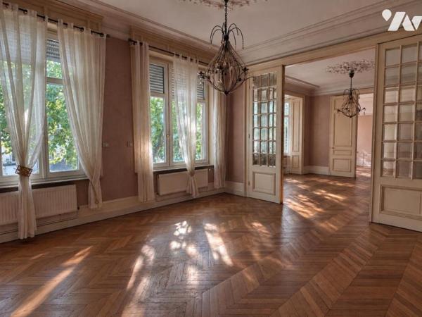 CALAIS - APPARTEMENT T4 DE CARACTERE avec TERRASSE PRIVATIVE de 50 m²