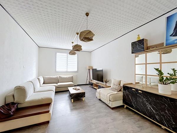 Maison meublée Cholet 6 pièce(s) 206.23 m2