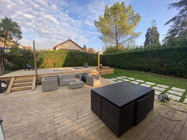 Sucy-en-Brie (94370) Maison de 140 m2 carrez et 207 au sol avec terrain et piscine semi enterré et hors sol 3mx3 habillé de bois