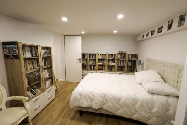 Sucy-en-Brie (94370) Maison de 140 m2 carrez et 207 au sol avec terrain et piscine semi enterré et hors sol 3mx3 habillé de bois