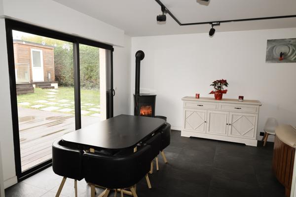 Sucy-en-Brie (94370) Maison de 140 m2 carrez et 207 au sol avec terrain et piscine semi enterré et hors sol 3mx3 habillé de bois