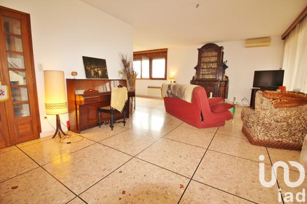 Appartement 5 pièces de 209 m² à Lavaur (81500)