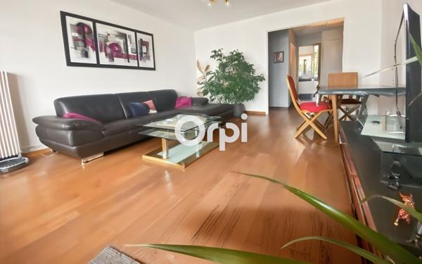 Appartement à vendre    3 pièces • 75,34 m2 Marseille 8