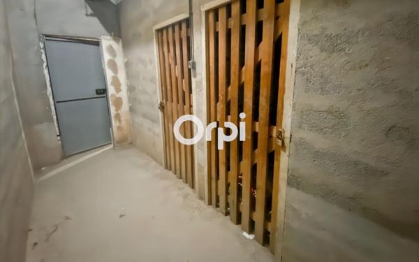 Appartement à vendre    3 pièces • 75,34 m2 Marseille 8