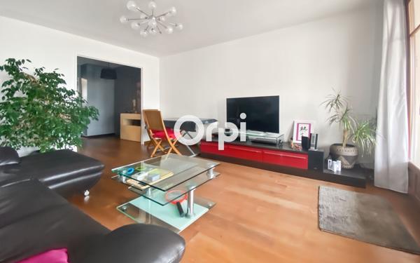Appartement à vendre    3 pièces • 75,34 m2 Marseille 8