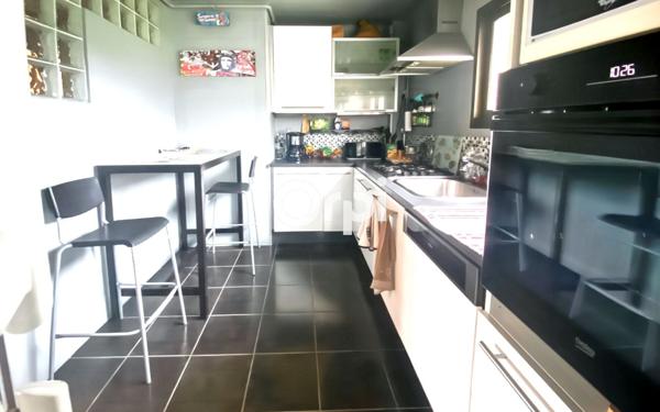 Appartement à vendre    3 pièces • 75,34 m2 Marseille 8