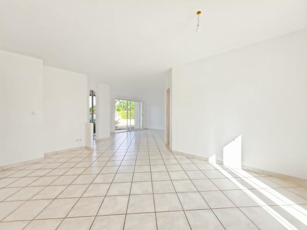 Maison
         6 pièces
        - 109 m² 275 000 € *