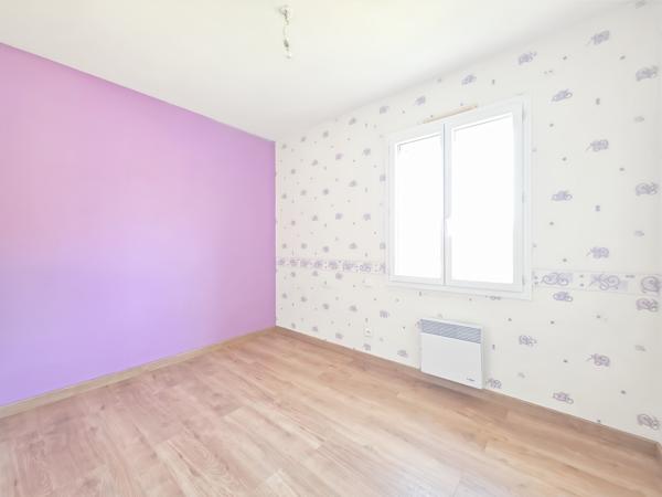 Maison
         6 pièces
        - 109 m² 275 000 € *