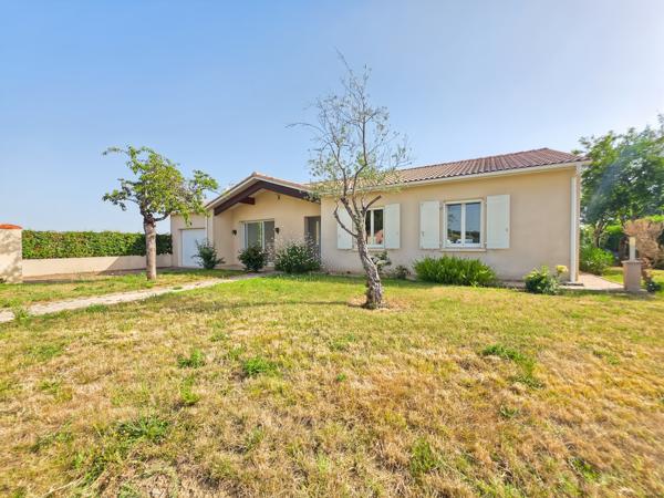 Maison
         6 pièces
        - 109 m² 275 000 € *