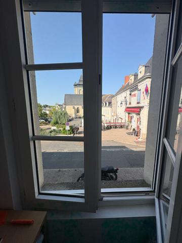 Immeuble de rapport  Gennes Val De Loire  4 appartements et un local commercial