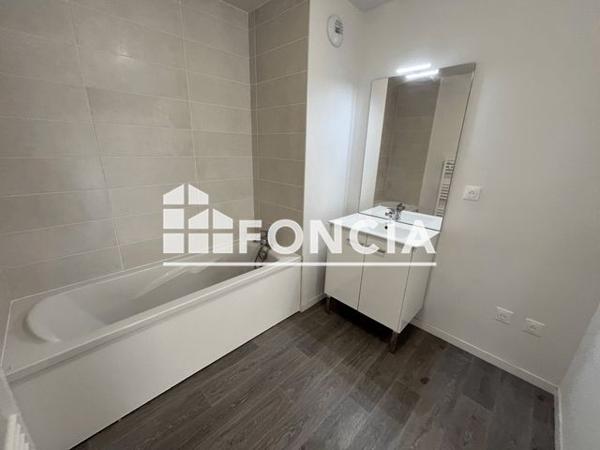 Location Appartement 3 pièces 64.8 m² - 52 RUE D HEM Roubaix 59100