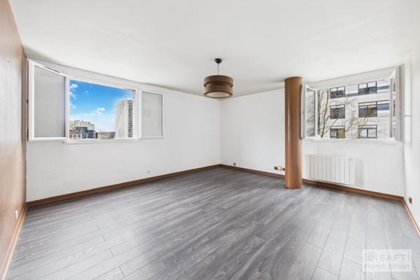 Quartier Gambetta. 3 pièces lumineux, au calme, avec cave et parking.