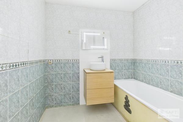 Quartier Gambetta. 3 pièces lumineux, au calme, avec cave et parking.