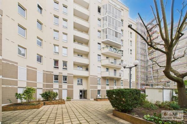 Quartier Gambetta. 3 pièces lumineux, au calme, avec cave et parking.