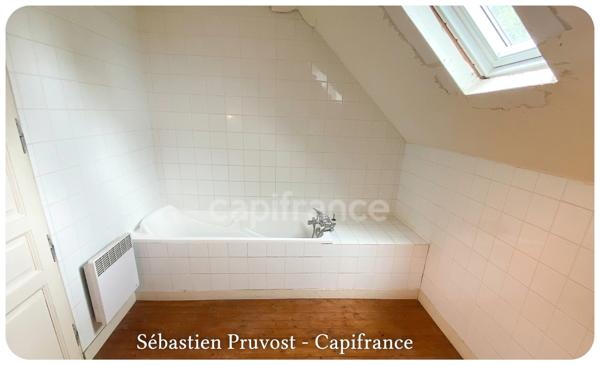 Dpt Dordogne (24), à vendre THIVIERS (24)Propriété P8, 200m2 hab., terrain env.3300m2, garage, annexe, proche commodités.