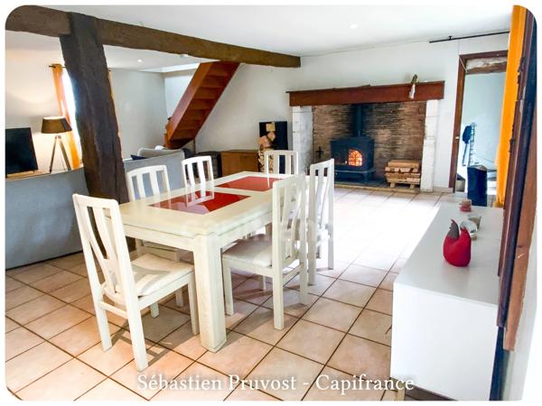 Dpt Dordogne (24), à vendre THIVIERS (24)Propriété P8, 200m2 hab., terrain env.3300m2, garage, annexe, proche commodités.