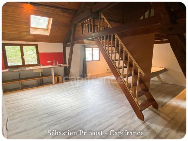 Dpt Dordogne (24), à vendre THIVIERS (24)Propriété P8, 200m2 hab., terrain env.3300m2, garage, annexe, proche commodités.