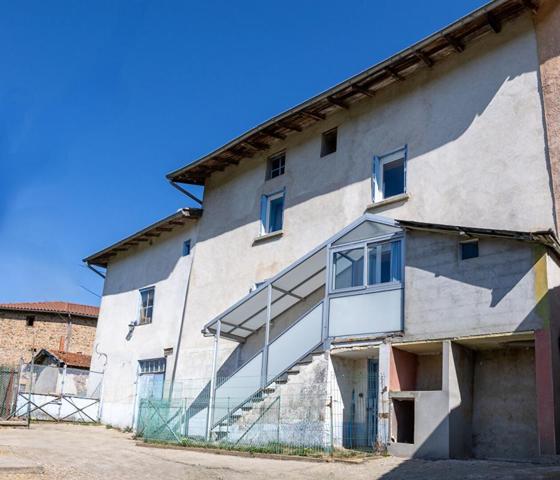 Maison de hameau avec fort potentiel et une belle vue panoramique