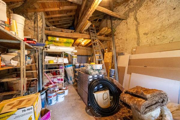 Maison de hameau avec fort potentiel et une belle vue panoramique