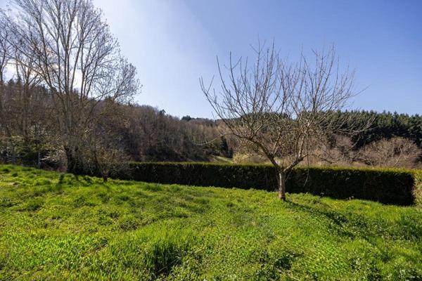 Maison de hameau avec fort potentiel et une belle vue panoramique