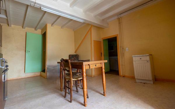 Maison de hameau avec fort potentiel et une belle vue panoramique