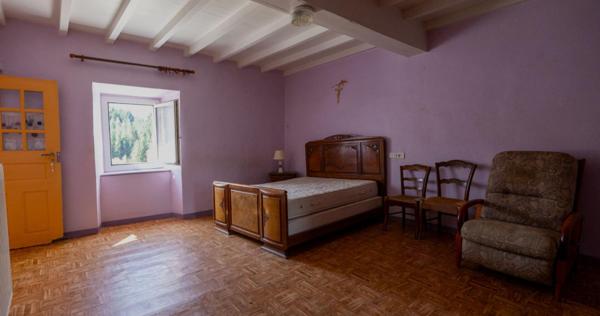 Maison de hameau avec fort potentiel et une belle vue panoramique