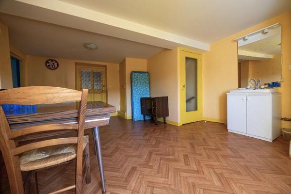 Maison de hameau avec fort potentiel et une belle vue panoramique