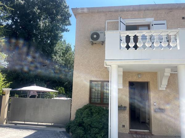 Exclusivité Nestenn : Appartement 3 pièces de 60 m2 avec jardin de 130 m2 avec piscine à Peymeinade