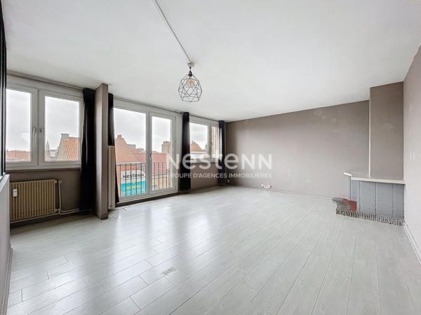 Malo-les-Bains - T2 bis/T3 de 72 m² - À 500 m de la plage - (Garage rare)