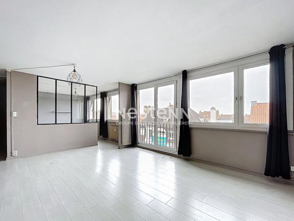Malo-les-Bains - T2 bis/T3 de 72 m² - À 500 m de la plage - (Garage rare)