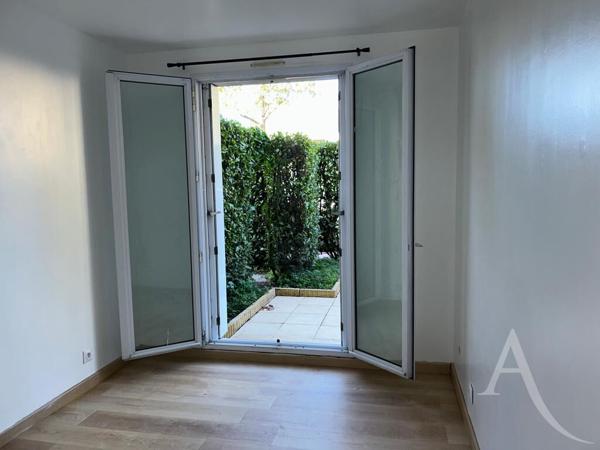 Appartement 2 pièces en rez-de-jardin - MANTES-LA-JOLIE