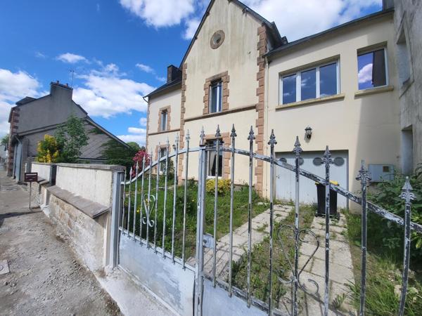Maison  intemporelle avec fort potentiel - 270 m² - Rostrenen