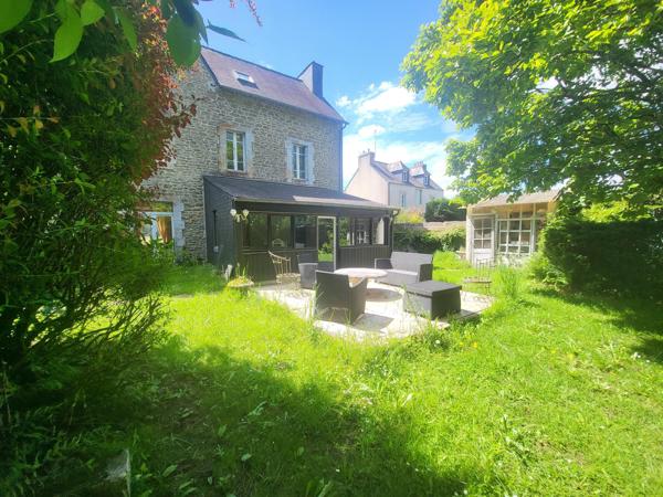 Maison  intemporelle avec fort potentiel - 270 m² - Rostrenen