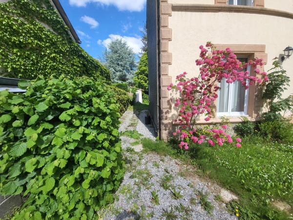 Maison  intemporelle avec fort potentiel - 270 m² - Rostrenen