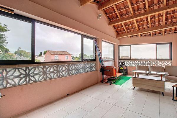 Vitrolles Maison individuelle de 4 chambres dont une en rez-de-chaussée, d'une surface de 99 m2 et deux vérandas en plus