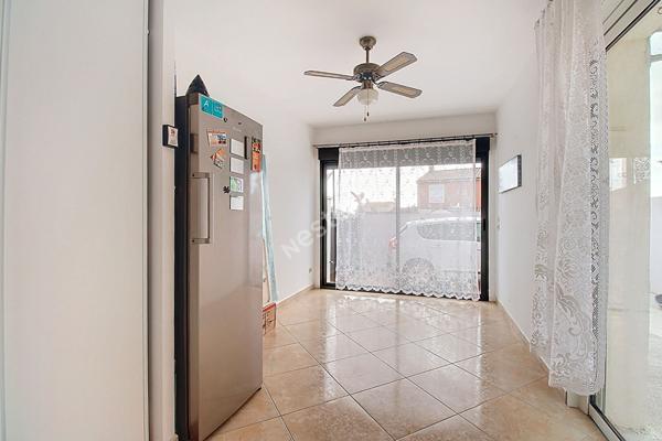 Vitrolles Maison individuelle de 4 chambres dont une en rez-de-chaussée, d'une surface de 99 m2 et deux vérandas en plus