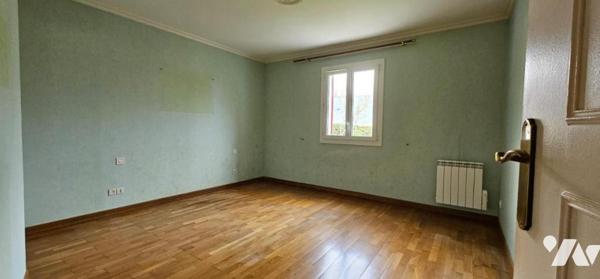 Maison de plain-pied 4 chambres à proximité immédiate du bourg