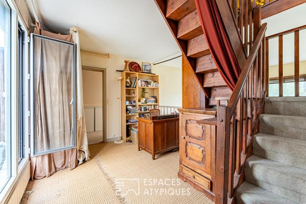 Triplex à rénover, dernier étage avec terrasse et loggia
